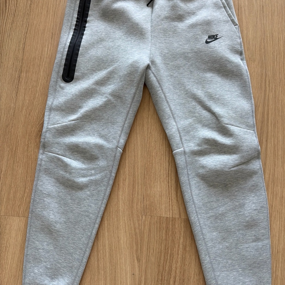 Nike Men's Light Gray Athletic Joggers with Black Trim tech pants size L men
